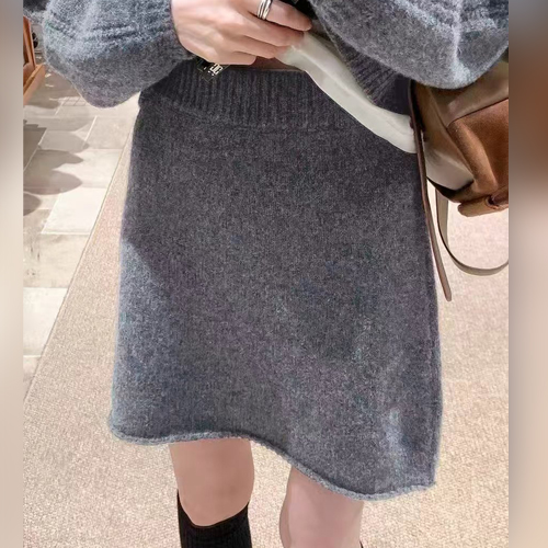 소프트 니트 A라인 스커트