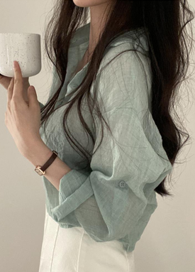 심플 롤업 세미크롭 셔츠