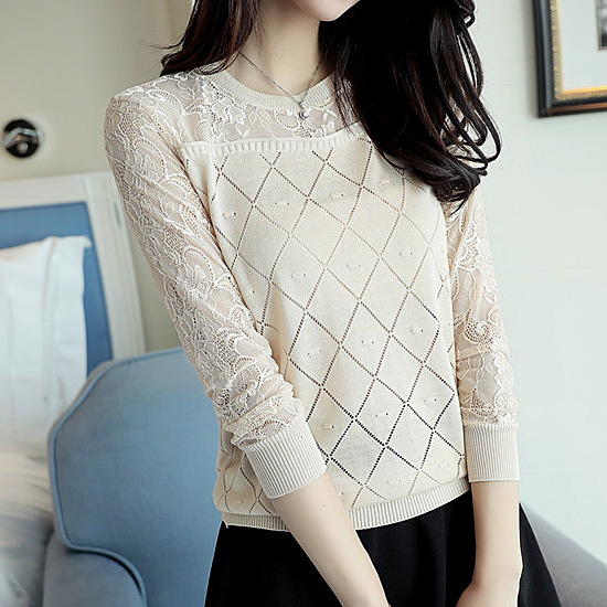 [재입고] 아일렛 짜임 레이스 포인트 니트 블라우스