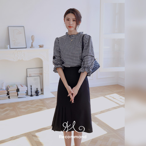 [재입고] 프릴 디테일 체크 블라우스