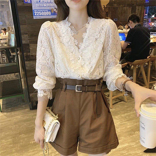 ◈[당일발송] 플라워 레이스 브이넥 블라우스