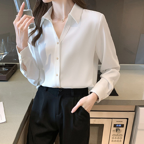 ◈[당일발송] 심플 금장버튼 오픈카라 블라우스