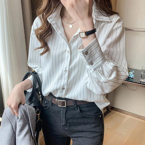 세로 스트라이프 카라 블라우스