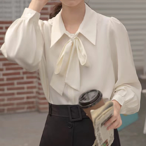 화이트 리본 카라 블라우스