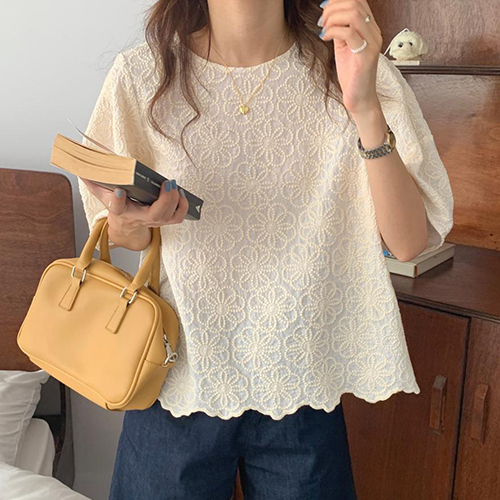 ◈[당일발송] 라운드 자수 플라워 반팔 블라우스