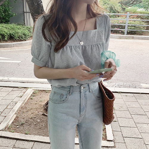 ◈[당일발송] 잔체크 스퀘어 퍼프 블라우스