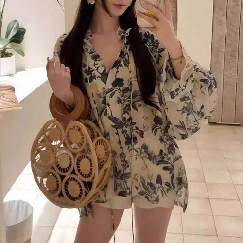 루즈핏 플로럴 리본넥 패턴 블라우스 