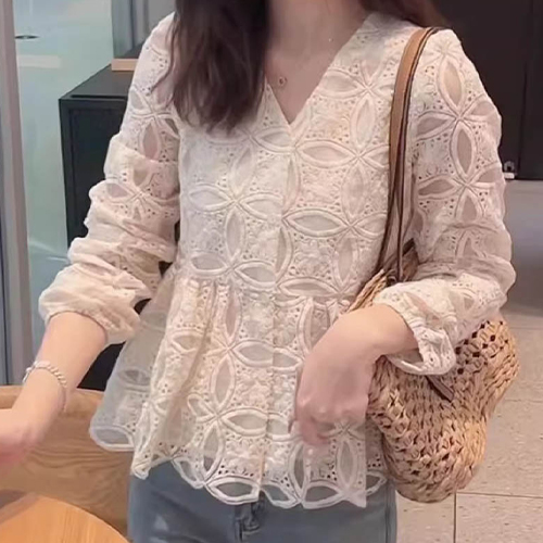 ◈[당일발송] 펀칭 레이스 여리핏 브이넥 블라우스