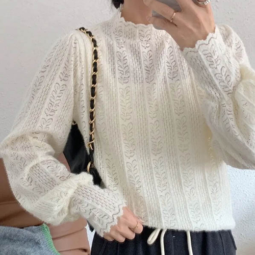 펀칭 레이스 반폴라 니트 블라우스