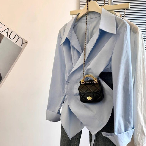 사이드버튼 핀턱 카라 블라우스