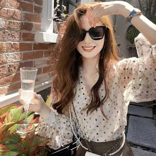 ◈[당일발송] 진주 버튼 도트 시스루 블라우스