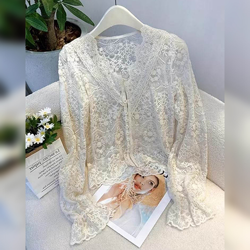 여리핏 시스루 레이스 페미닌 블라우스