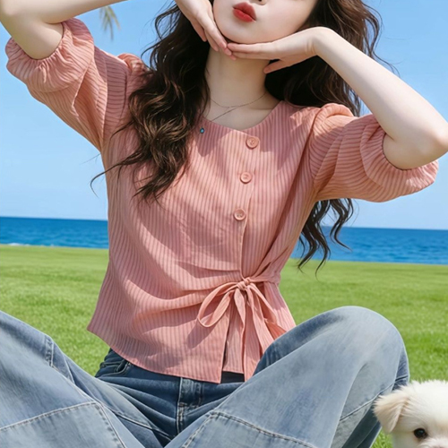 페미닌 핀스트라이프 언발 랩 블라우스