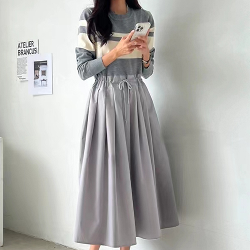 스트라이프 배색 니트 플레어 롱 원피스