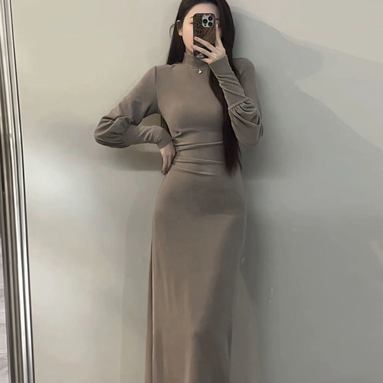 피치기모 슬림 롱 원피스