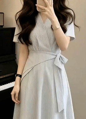 스트라이프 랩 리본 브이넥 원피스