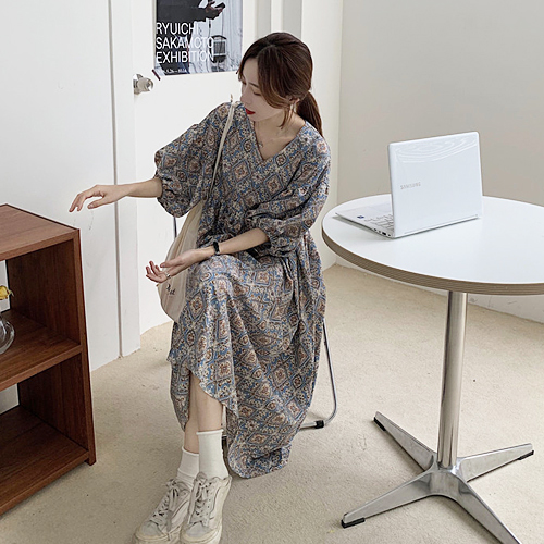 [당일발송] 볼륨 소매 패턴 브이넥 원피스