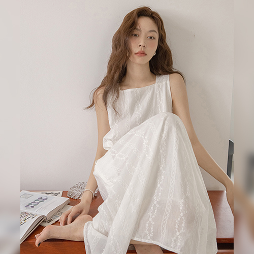 플라워 자수 스퀘어 민소매 원피스
