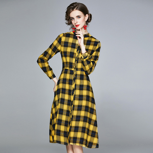 타탄체크 배색 A라인 헨리넥 버튼 원피스