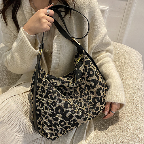 자카드 레오파드 크로스백