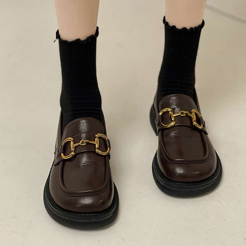 D링 골드 장식 로퍼