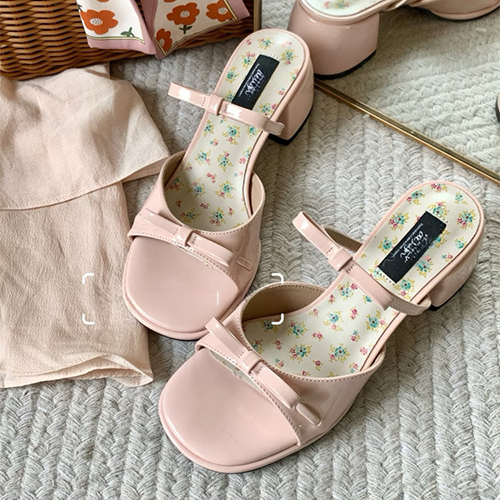 애나멜 리본 스트랩 슈즈