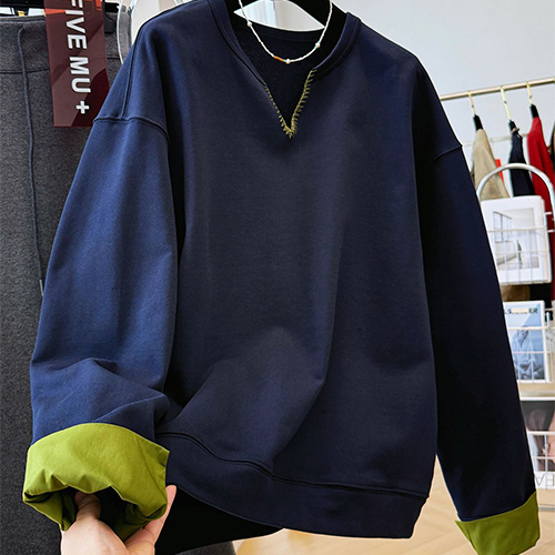 배색 소매 스티치 트임넥 맨투맨