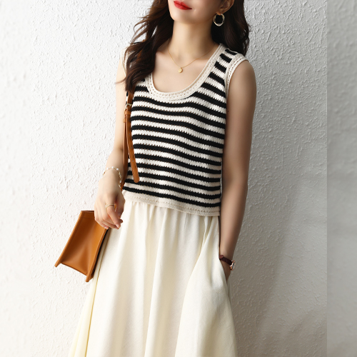  뜨개 스트라이프 민소매 나시