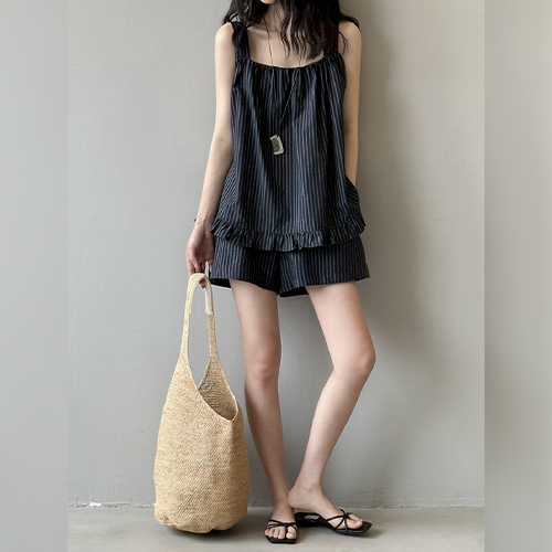 [당일발송]★목요특가 자정마감 50%★스트라이프 프릴 나시&밴딩 숏팬츠 2SET