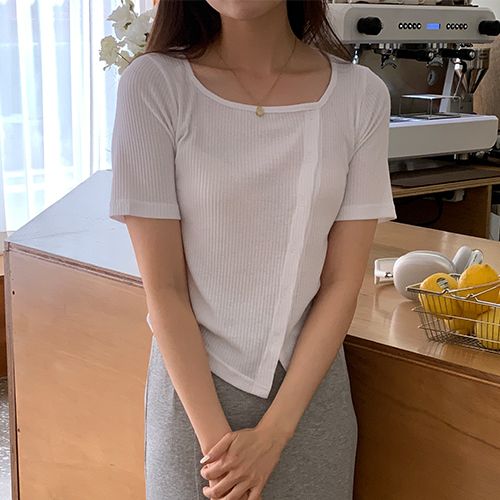 언발란스 사선 버튼 티셔츠