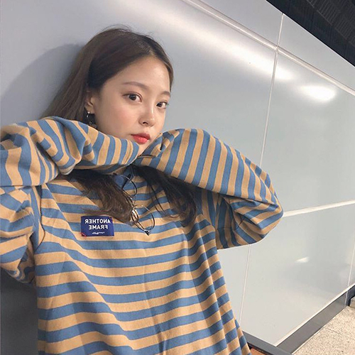 어나더 배색 스트라이프 긴팔 티셔츠