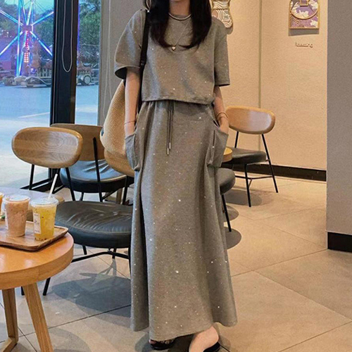 꾸안꾸 크롭 반팔티&카고 밴딩 스커트 2SET