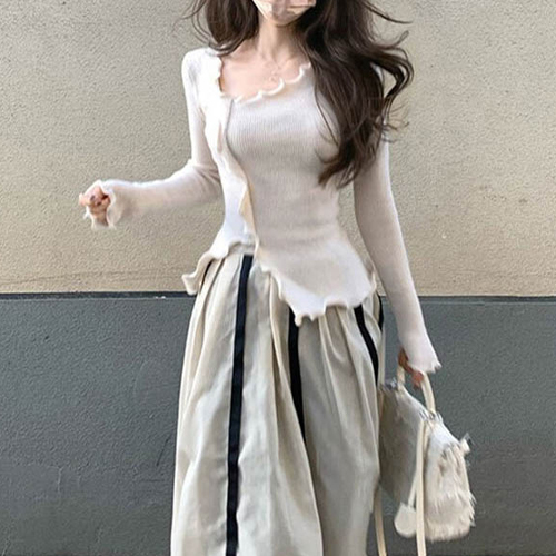 물결 컷팅 슬림핏 골지 티셔츠