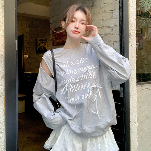 숄더 트임 키치 무드 리본 레터링 티