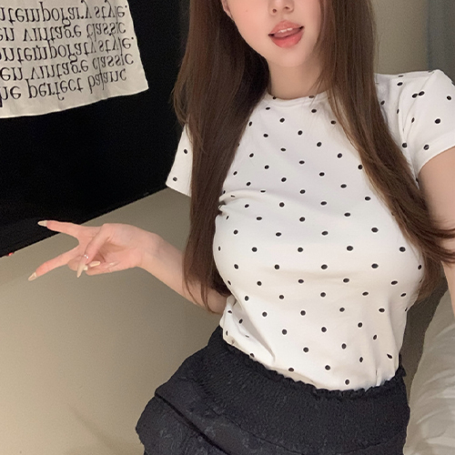 러블리 잔도트 슬림핏 반팔 티셔츠
