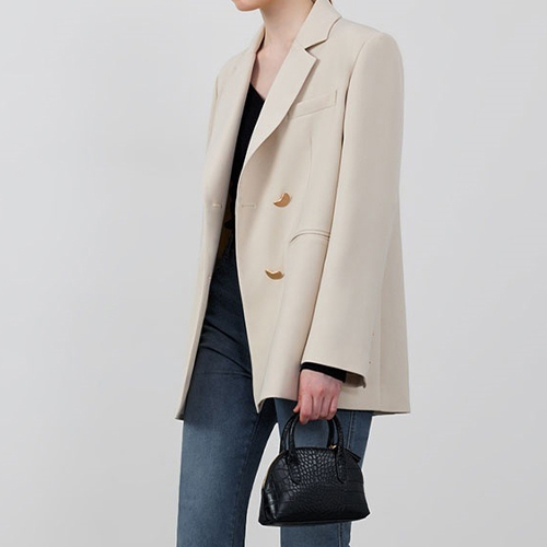 세련된 모던 골드버튼 카라 자켓
