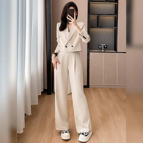 투버튼 크롭 자켓&세미와이드 핀턱 슬랙스 2SET