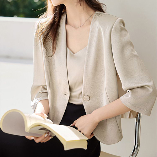 세련된 브이넥 7부소매 자켓