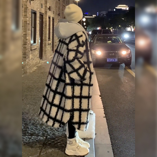 ◈[당일발송] ★월요특가 자정마감 50%★체크 양털 후드 롱 코트