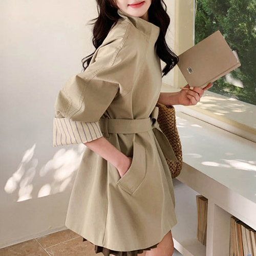 프렌치 벨티드 하프 트렌치 코트