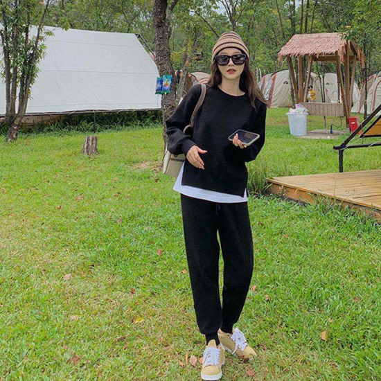 [재입고] 사이드 버튼 니트 맨투맨+세로 핀턱 조거 팬츠 세트