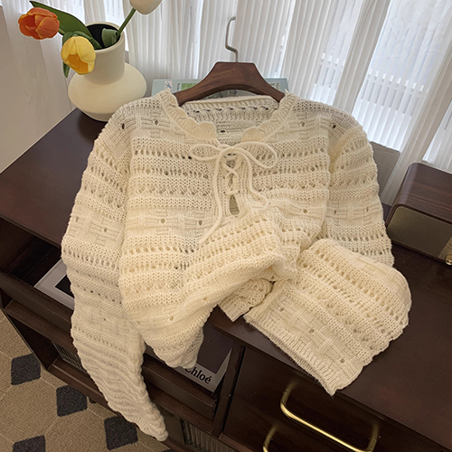 러블리 물결넥 펀칭 니트