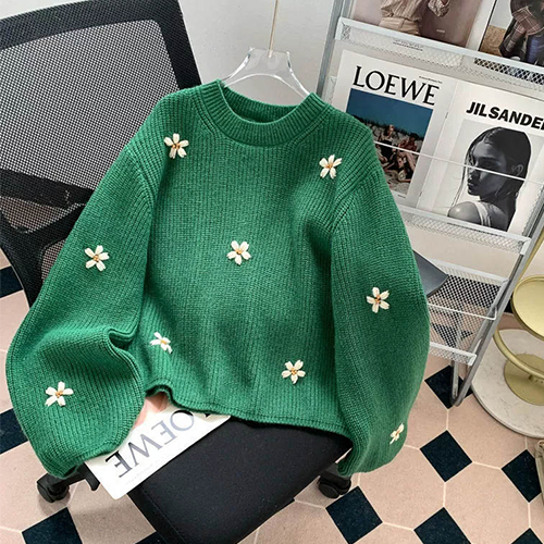 데이지 자수 라운드 니트