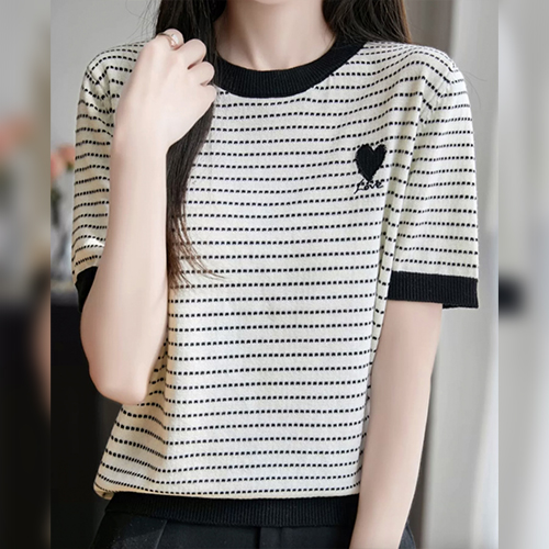 캐주얼 하트 자수 스트라이프 반팔 니트