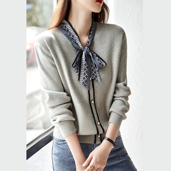 패턴 스카프 진주 버튼 비스코스 니트