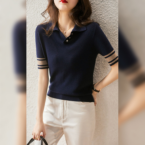 버튼 장식 카라 오픈 넥 니트