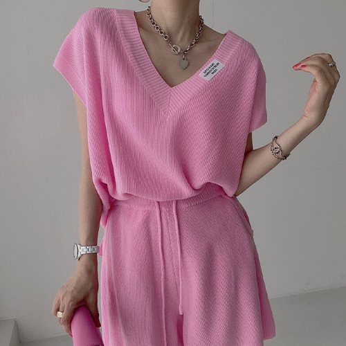 ◈[당일발송] 썸머 라벨 브이넥 니트+밴딩 팬츠 2SET