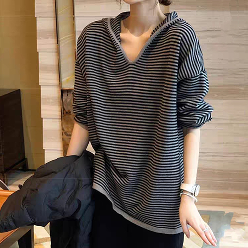 캐주얼 브이넥 스트라이프 후드 니트