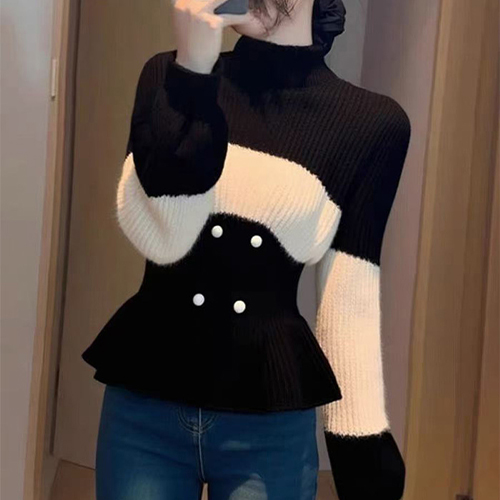 슬림핏 버튼 페플럼 폴라 니트