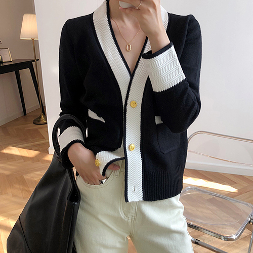 [재입고] Y라인 배색 버튼 스판 가디건
